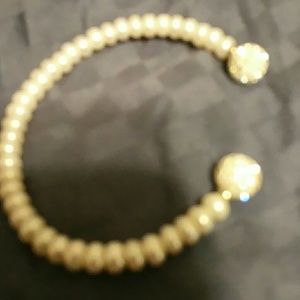 Beautiful pearl bracelet!